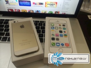 Apple iPhone 5s un Apple Macbook Pro klēpjdatoru