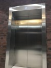 Облицовка нержавейкой лифтовых порталов.