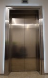 Обрамление лифтовых порталов с монтажом.