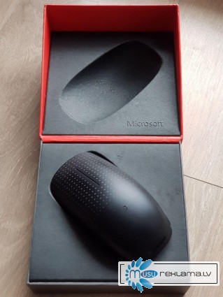 Microsoft Touch Mouse - оптическая мышь с сенсорной технологией